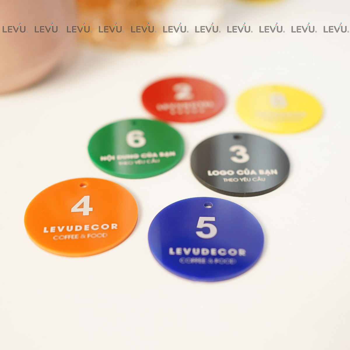the so mica khac ten logo theo yeu cau co lo gan moc treo levushop 3 Thẻ số mica khắc tên logo theo yêu cầu có lỗ gắn móc treo - Ảnh 2