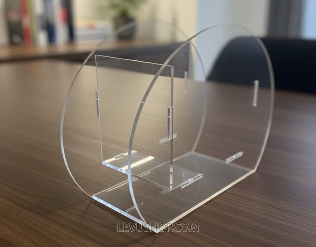 xuong gia cong ke mica trung bay san pham theo yeu cau uy tin tai tphcm levushop 17 Phần lớn các mẫu kệ mica đều dùng mica trong suốt nó mới đẹp các bác ạ