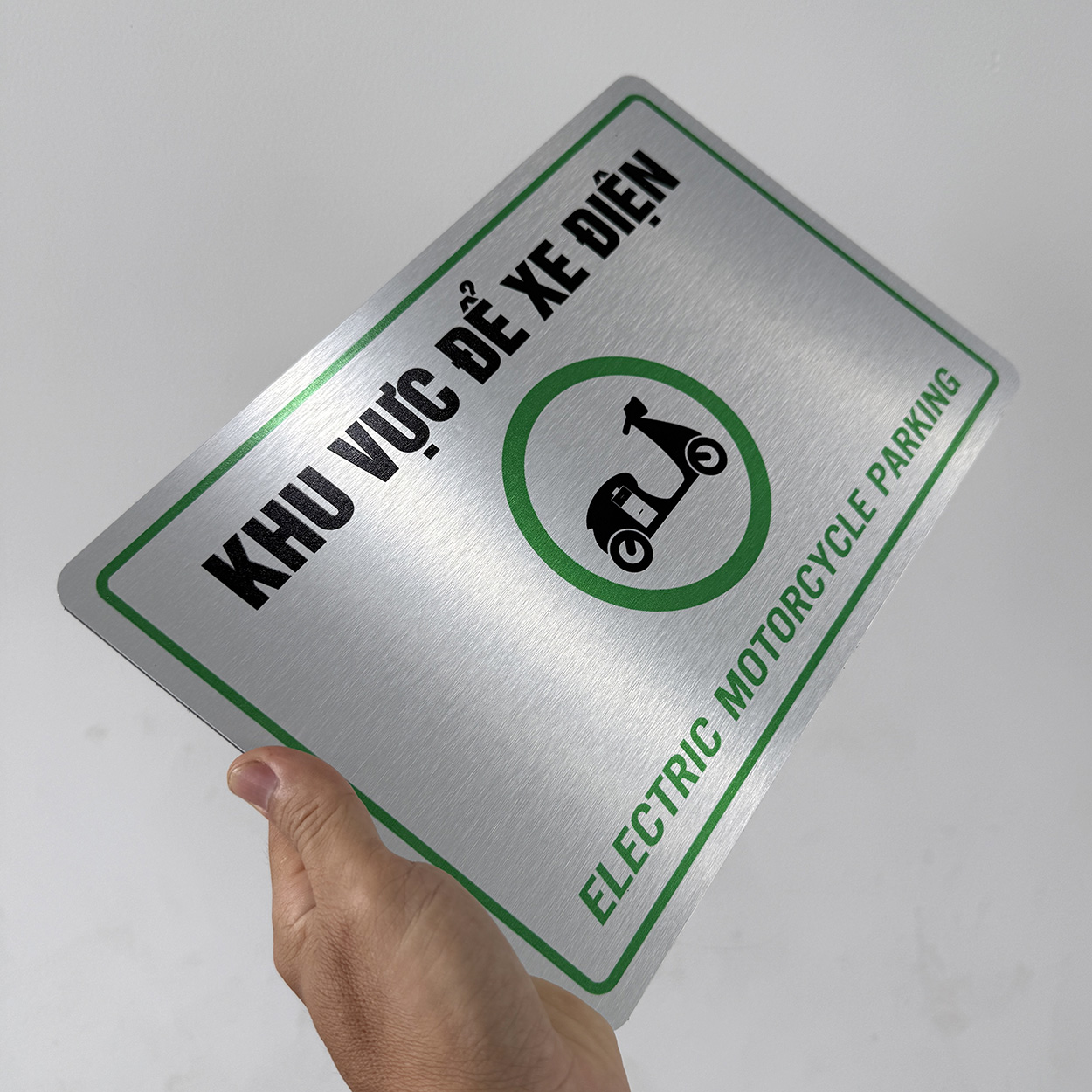 bien bao khu vuc de xe dien trang tri bai do xe danh rieng cho xe dien bg131 20x30cm 4 Biển báo khu vực để xe điện BG131 - Ảnh 4